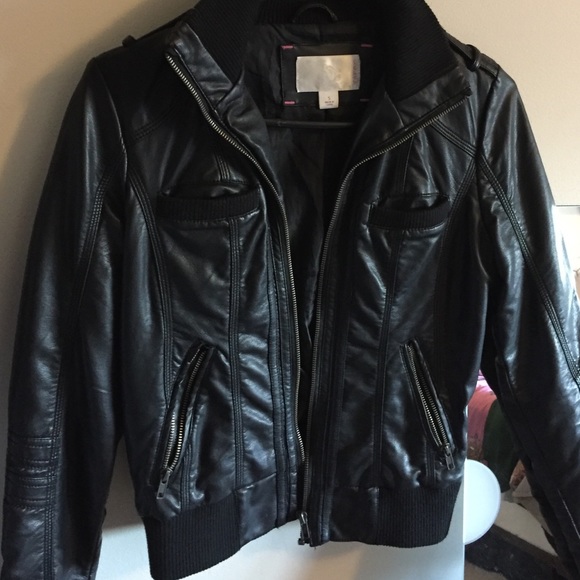 SOLD!! Leather jacket!! - Picture 2 of 4