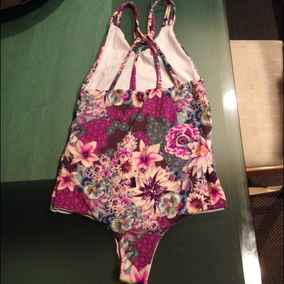 🚫SOLD🚫 Umiko One piece - Picture 2 of 3