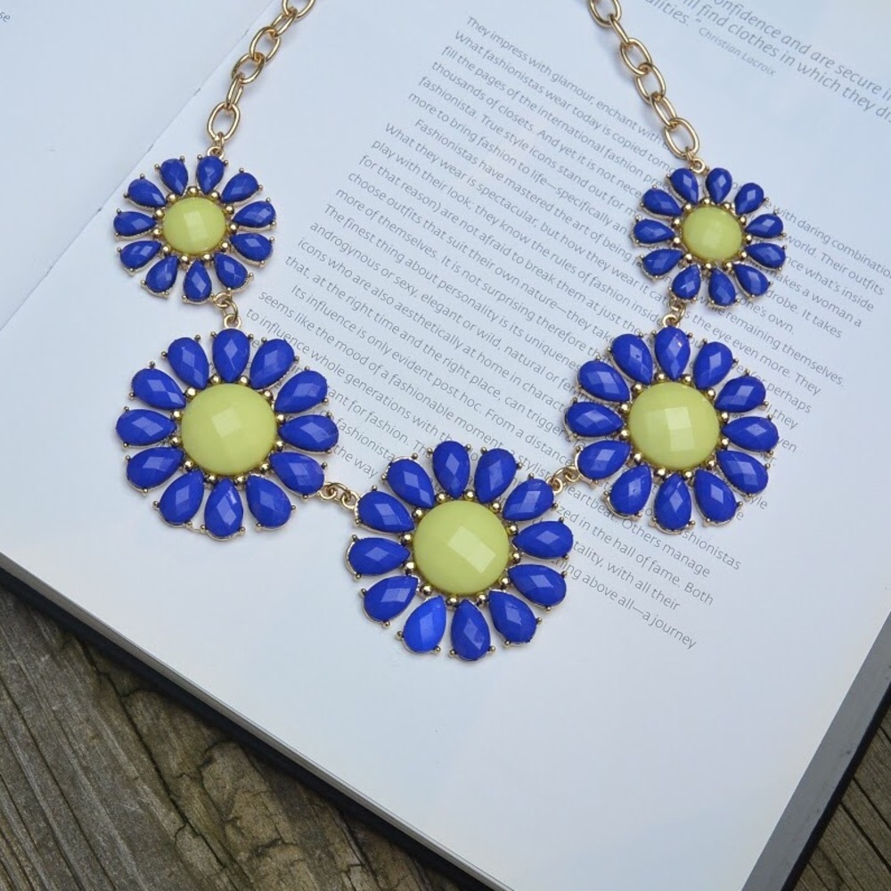 Necklace and earrings set flower pattern AB01 - Picture 8 of 8