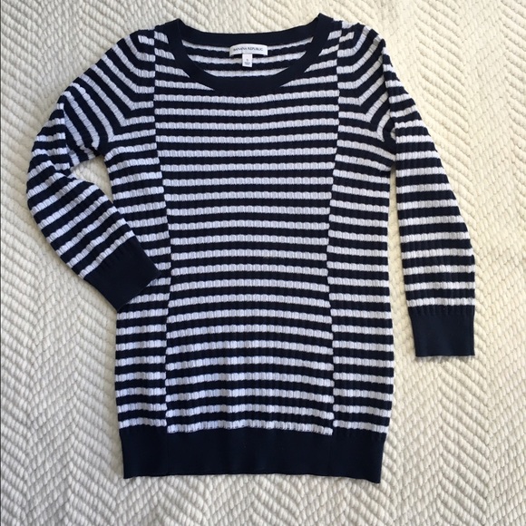 Soft Banana Republic Striped Pullover Sweater