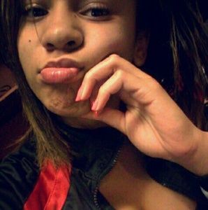 Meet your Posher, Elexus