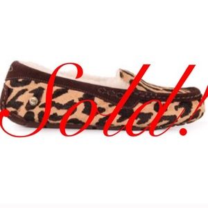 NWOT UGG Ansley Leopard Sheepskin Moccasin Slipper