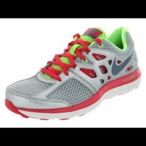 Nike Dual Fusion Lite shoes