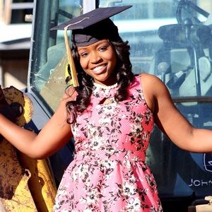 Meet your Posher, Liz