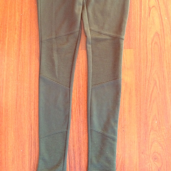 Forever 21 green moto leggings