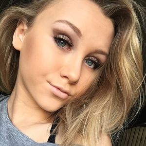 Meet your Posher, Lexi