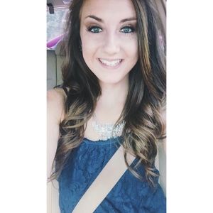 Meet your Posher, Kayla