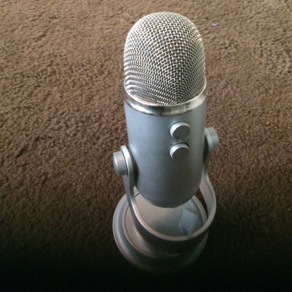 blue microphone - Picture 2 of 3