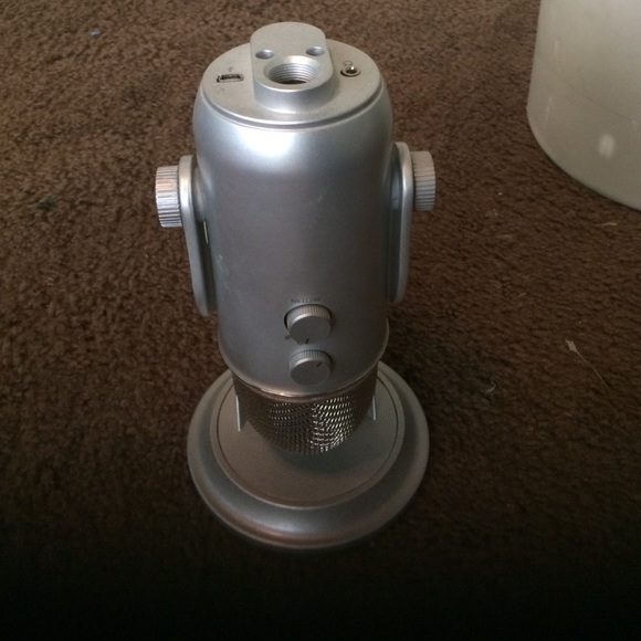 blue microphone - Picture 3 of 3