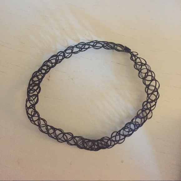 Choker necklace