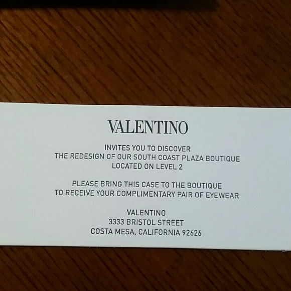 Valentino Eyewear Gift Voucher w/Glasses Accessor - Picture 2 of 4