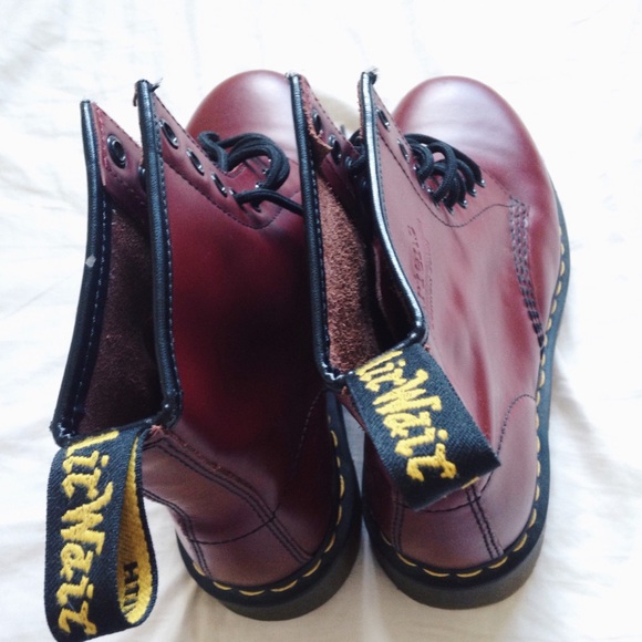 🌞🌞SOLD🌞🌞 Dr. Martens Cherry 1460 W Boot - Picture 2 of 3