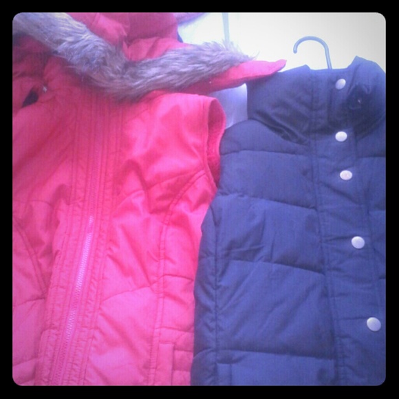 Winter vest the red is a M the black is a small