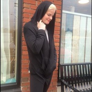 Lululemon cabin yogi wrap