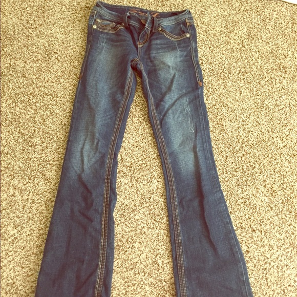 Cute medium wash Seven jeans. Excellent condition!
