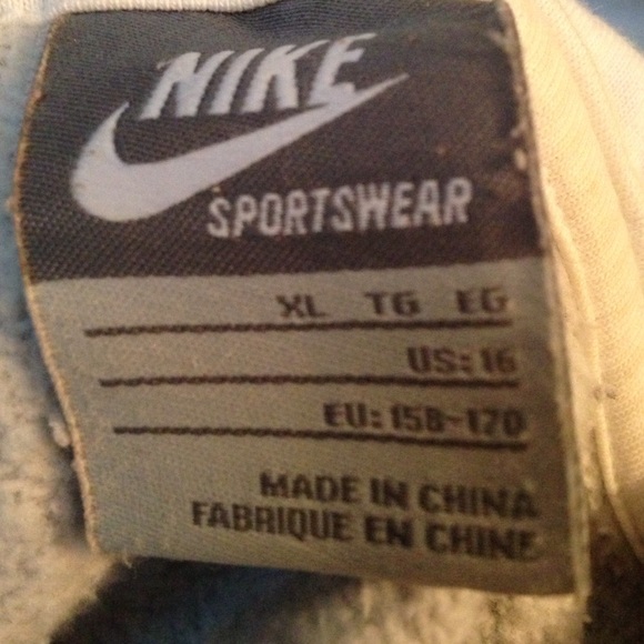 Nike jacket - Picture 2 of 3
