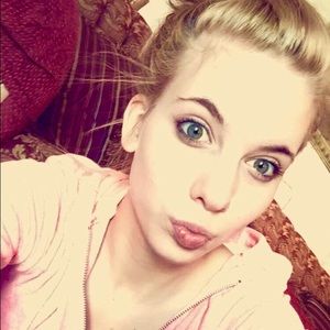 Meet your Posher, Casey