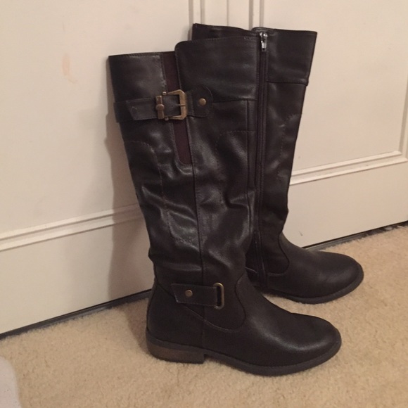 Brown boots