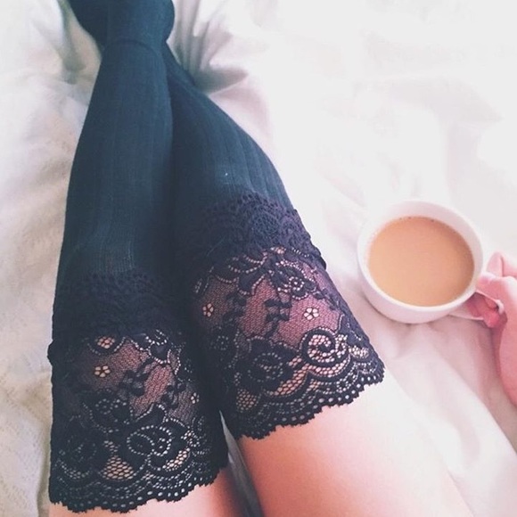 New Knit Thigh high socks with lace details - Picture 2 of 3