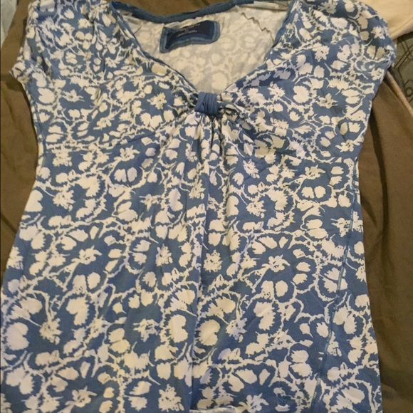 American Eagle Outfitters Tops - American Eagle flowered top American Eagle Outfitters Tops - American Eagle flowered top