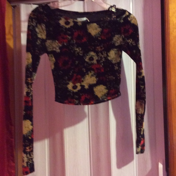 Velvet crop top - Picture 2 of 3