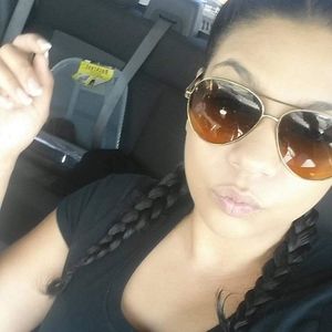 Meet your Posher, Lizbeth