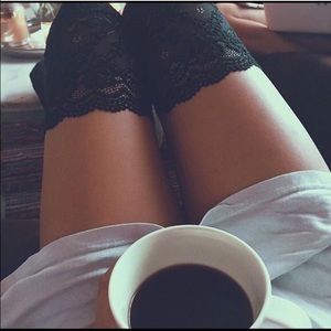 ✂️✂️Black and white Thigh high knit socks