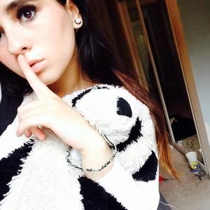 Meet your Posher, Olivia