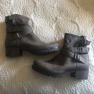 Faux leather grey moto style White Mountain boots