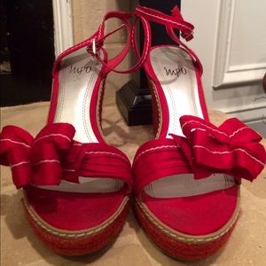 Very Cute impo brand red wedge heels with bow