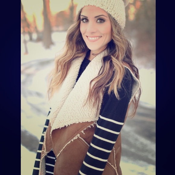 SOLD Shearling Vest! ••NWT••