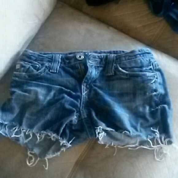 Cutoff Jean shorts