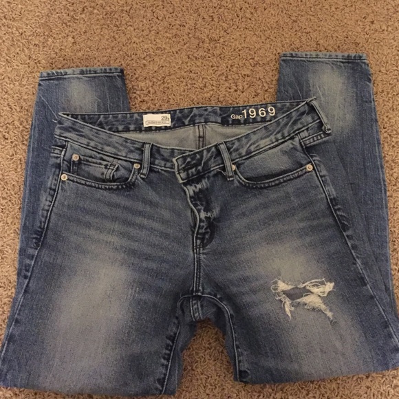 Gap skinny jean.