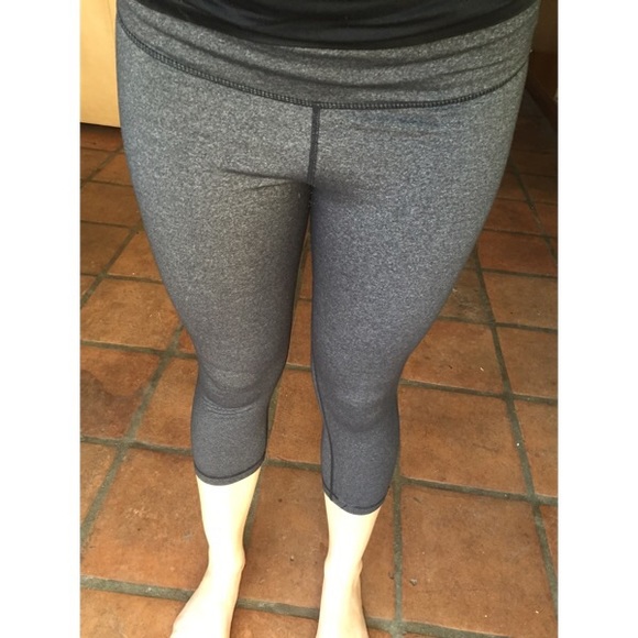 Charcoal lululemon crop leggings