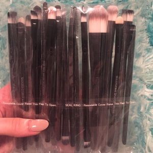 professional makeup brushes
