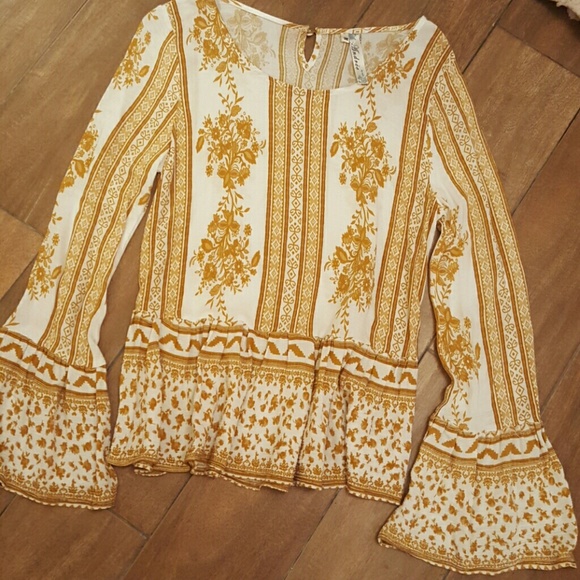 NWOT Boho bell sleeve mustard/gold top