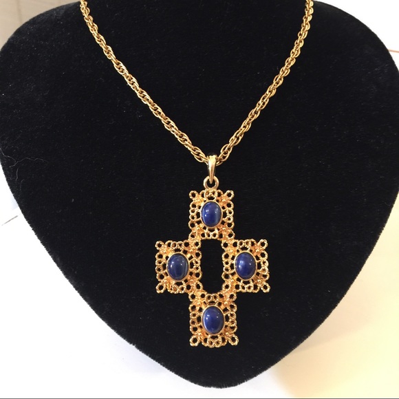 Sarah Coventry Jewelry - Sarah Coventry Victoria Necklace