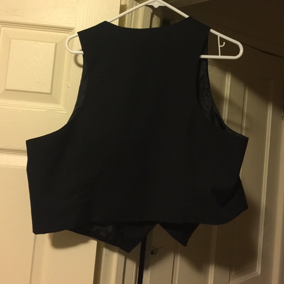Black vest - Picture 2 of 2