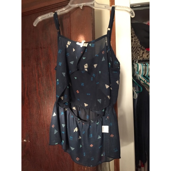 Only worn once open back tank top