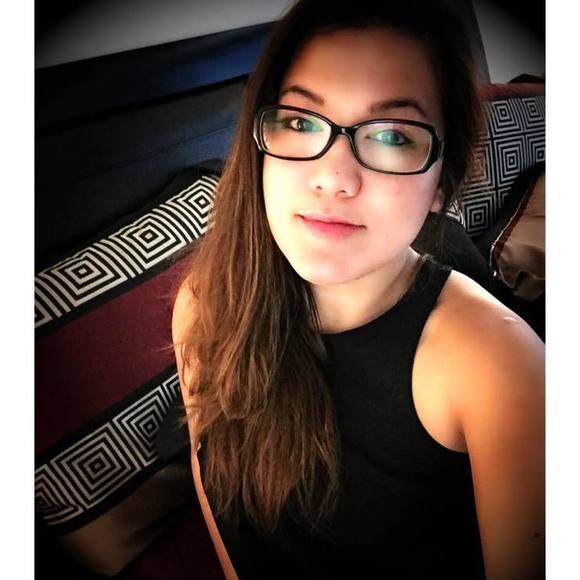 Meet your Posher, Cris - Picture 1 of 1