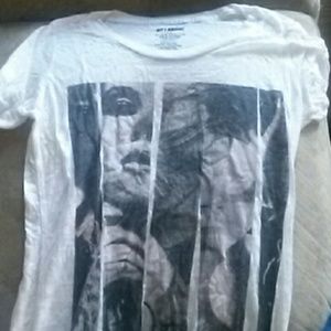 White billabong tee shirt