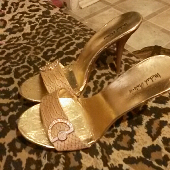 Heels - Picture 1 of 1