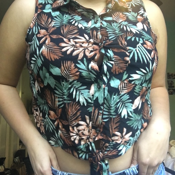 Cropped Sleeve Shirt