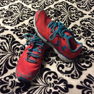 Under armor tennis shoes