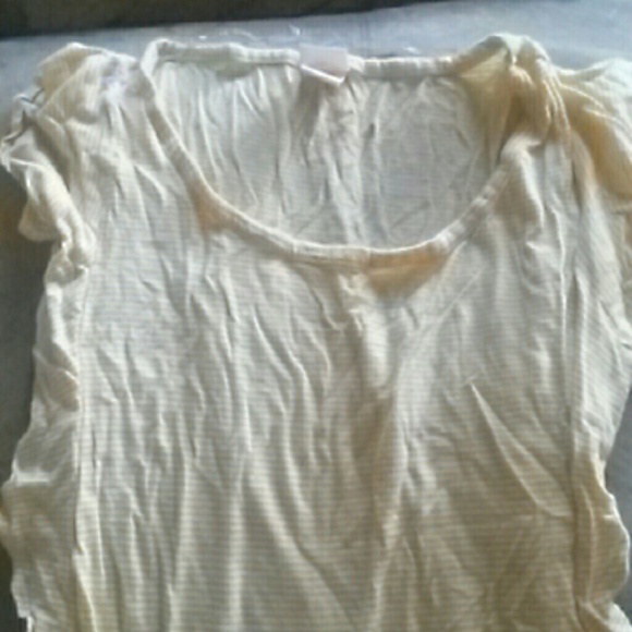 Yellow tee shirt