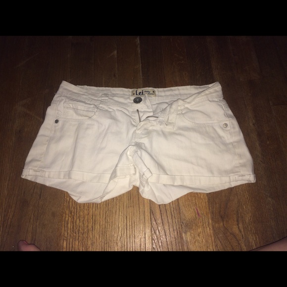 White Booty Shorts 😍