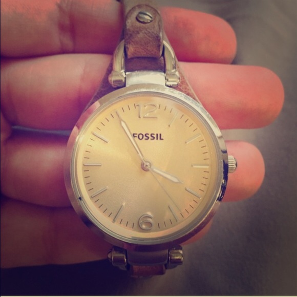 Genuine leather fossil wristwatch