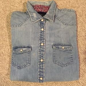 American Eagle denim button up shirt