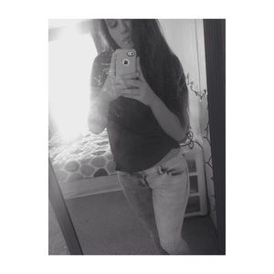 Meet your Posher, Alexis