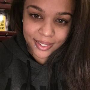 Meet your Posher, Desiree